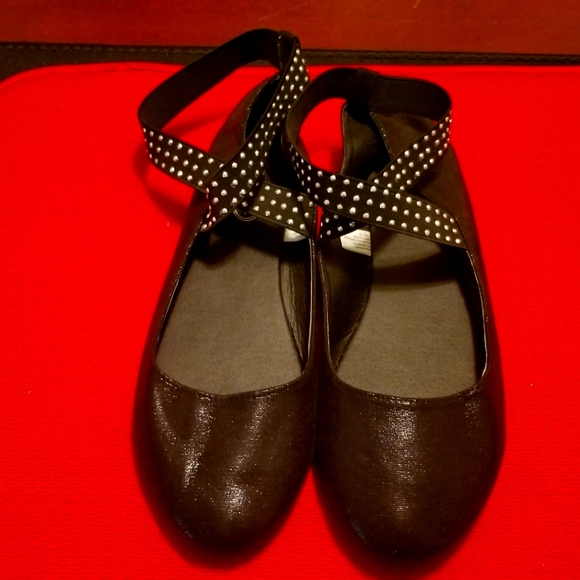 Shoes - Picture 1 of 2